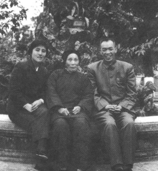 1985年梁兴初病逝后,任桂兰向组织提出唯一请求,中央