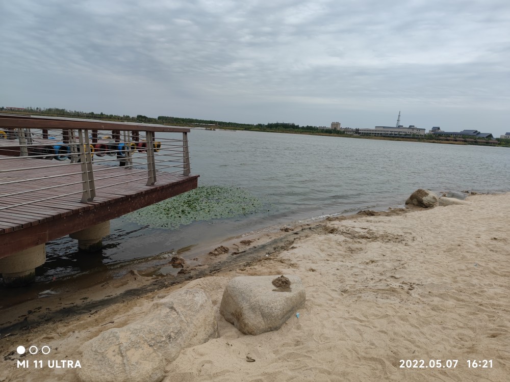 河北邢台南宫湖沙滩