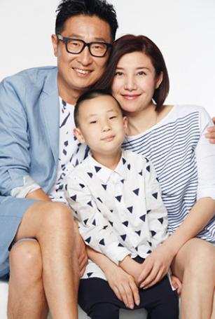直到2010年,周冬齐才为丈夫生育了一个儿子林大俊,虽说年事已高,但