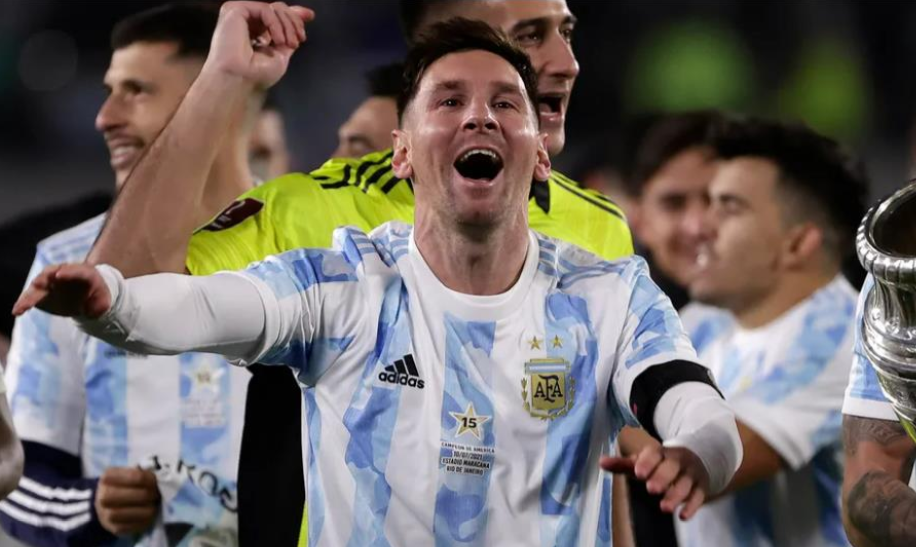 阿根廷主教练表示梅西还是队长_新度娘热吻梅西挺阿根廷曝光_梅西阿根廷第一次拿奖