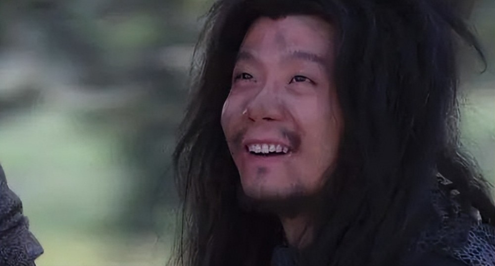 尽管是扮演"狗"但是陈创依旧十分用心,甚至还在路上开始留心观察那些