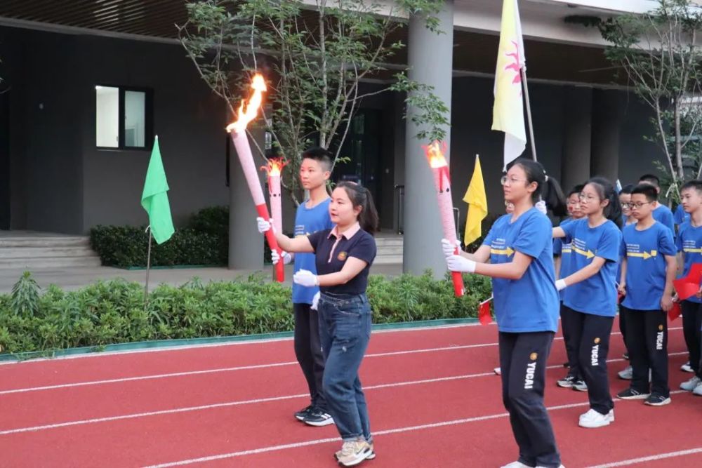 衢江杭州育才中学七年级学生方阵第5站开启征程衢江杭州育才中学教师