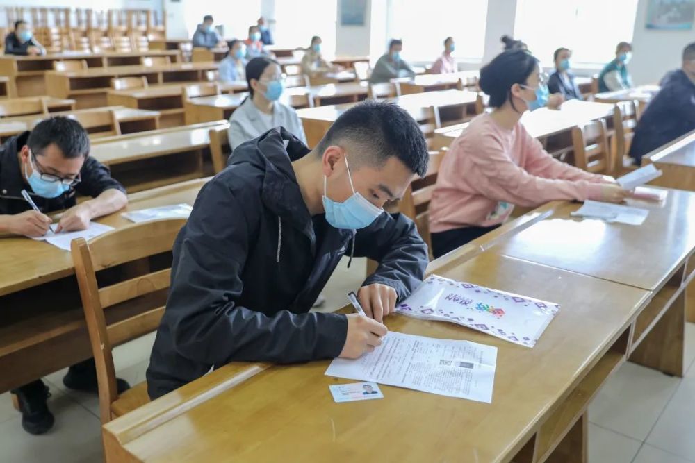 130176203考场空军工程大学圆满完成面向社会公开招考文职人员统一