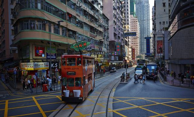 香港作为世界三大金融中心之一,也是亚洲最繁华的城市,凭借着独特的