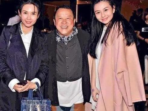 邱淑贞过54岁生日家里成花海女儿沈月晒照却撑不起女主人气场