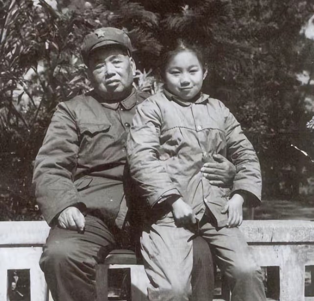 许世友上将的孙女许道江,天生丽质为人低调,任火箭军卫生局局长
