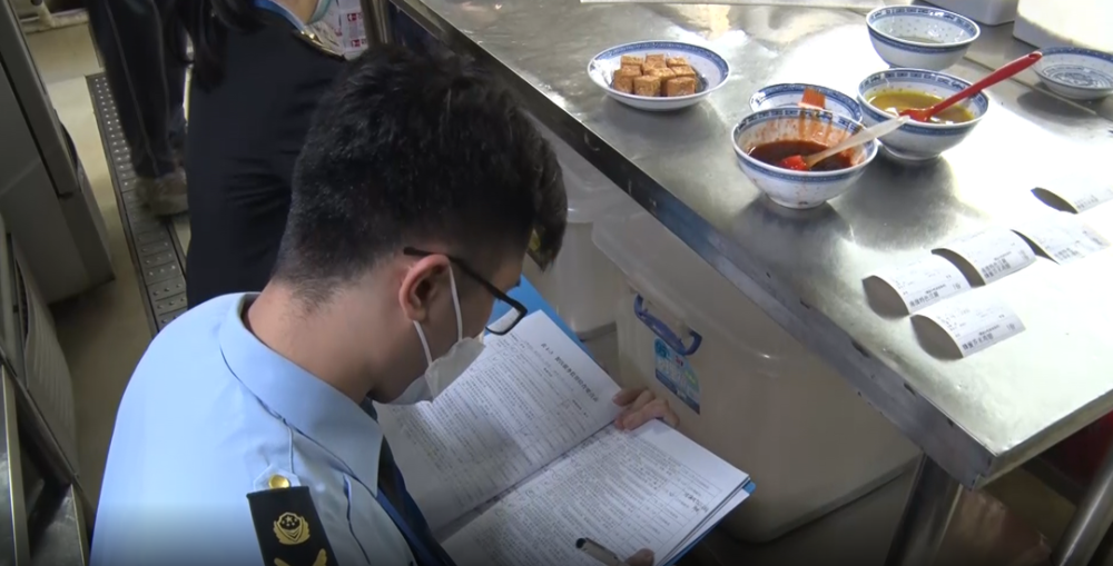 直播回顾查餐厅食品安全检查行动之网红饮品店专项检查总结