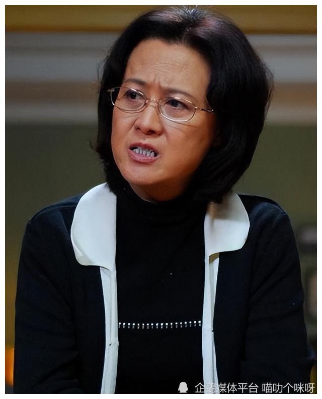 柏寒二婚遇见爱情丈夫突然离世晚年遇海清结挚友临终托孤