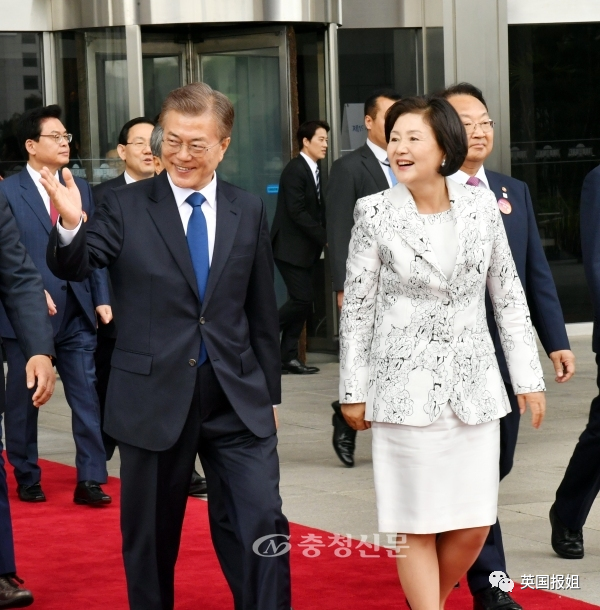 韩国新总统夫人惊艳亮相!