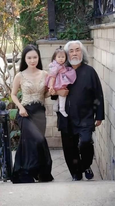 杜星霖哭诉压力太大网友评论影响了父母的生活张纪中霸气护妻