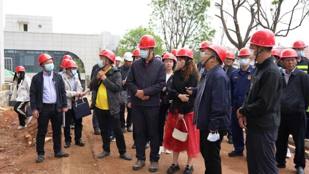 项目建设官渡区人大常委会主任赵昆率队调研区人民医院迁建项目