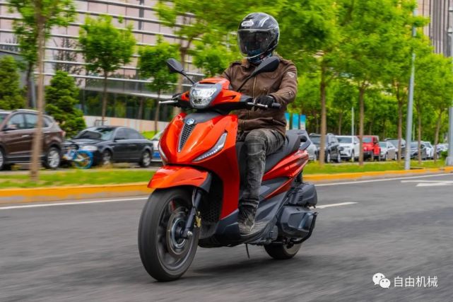 典雅运动两相融,试驾比亚乔beverly400丨把玩