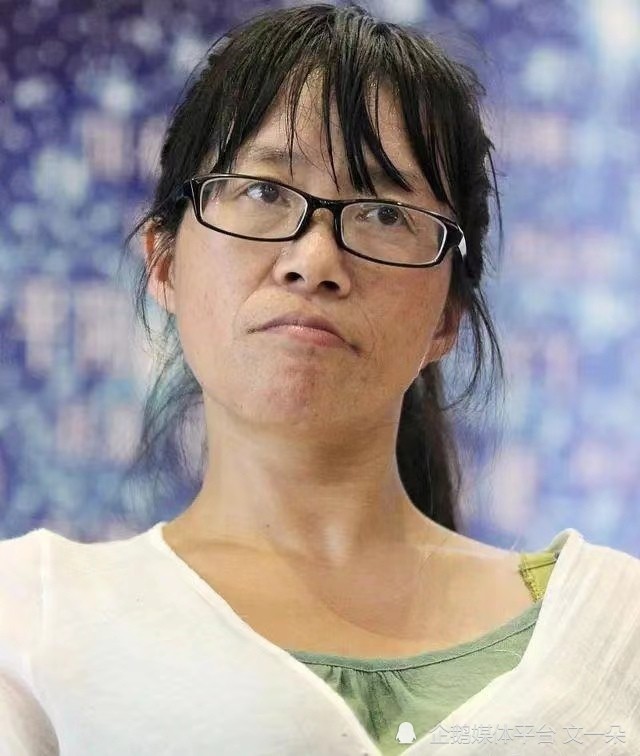 余秀华头婚遭嫌弃分房睡二婚嫁给小14岁鲜肉她在追求什么