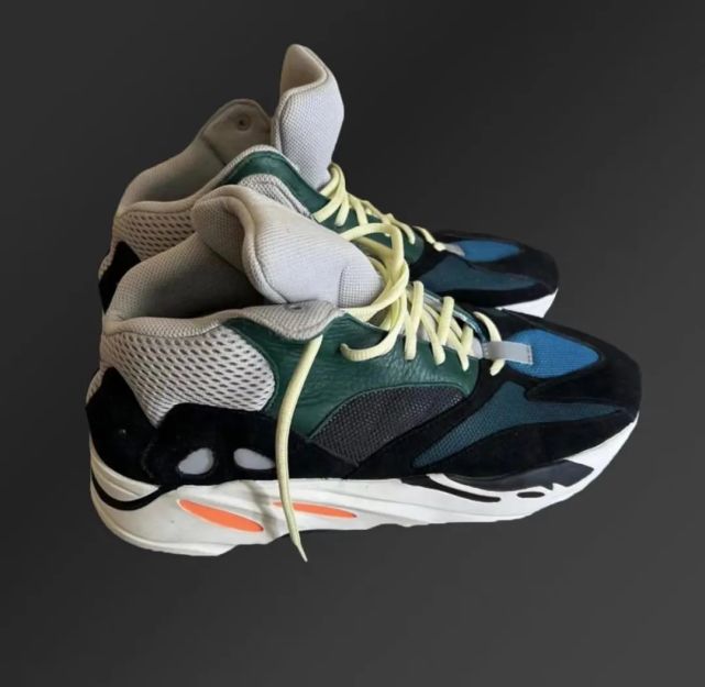 yeezy 700 og配色sample曝光!高帮版本还会发售吗?