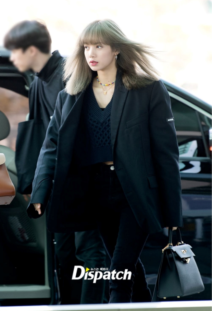 blackpinklisa最具标志性的街拍来看看不一样的lisa