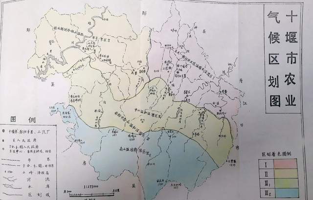 东邻丹江口市,南界房县,西北与郧县交错接壤.全市行政区划面积1193.