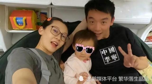 郑恺返回上海家中,细节体现爱意,和苗苗之间充满浓情蜜意