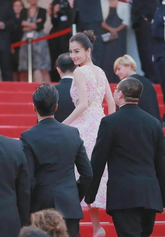 电影《寻龙诀》戛纳宣传,彼时已是 dior 密友的 angelababy 身穿 dior