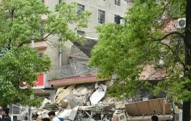 长沙市望城区自建房倒塌事故致53人死亡!房东会被判死刑吗?