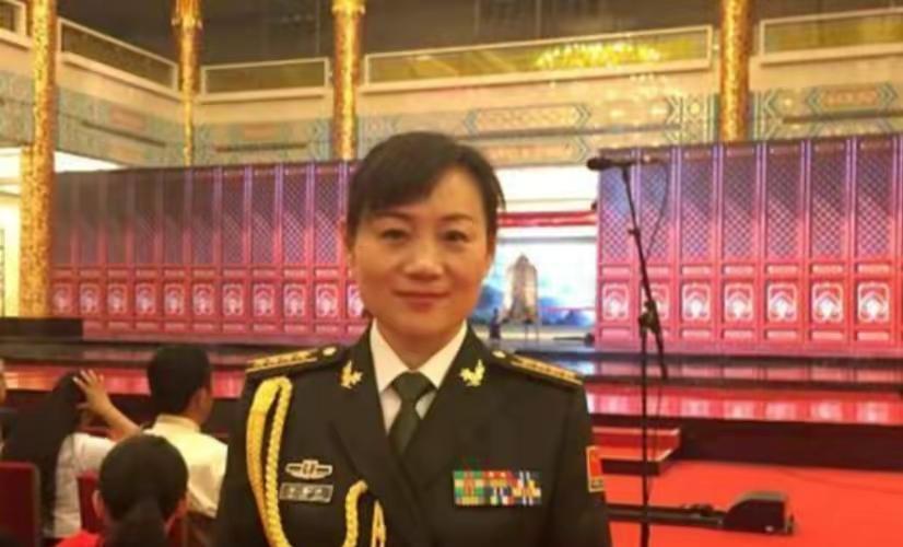 许世友上将的孙女许道江天生丽质为人低调任火箭军卫生局局长