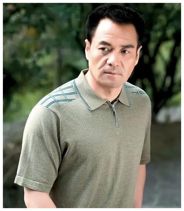 尤勇智:暗恋许晴多年无果,娶小10岁妻子,日子红红