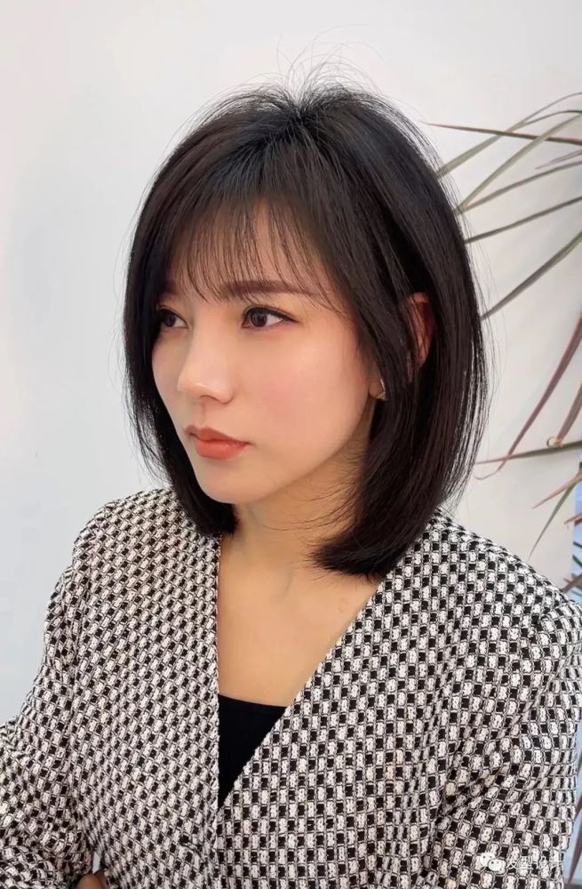 这是一款直男看了,都喜欢上的短发发型,温柔又有着甜甜的少女感,整体