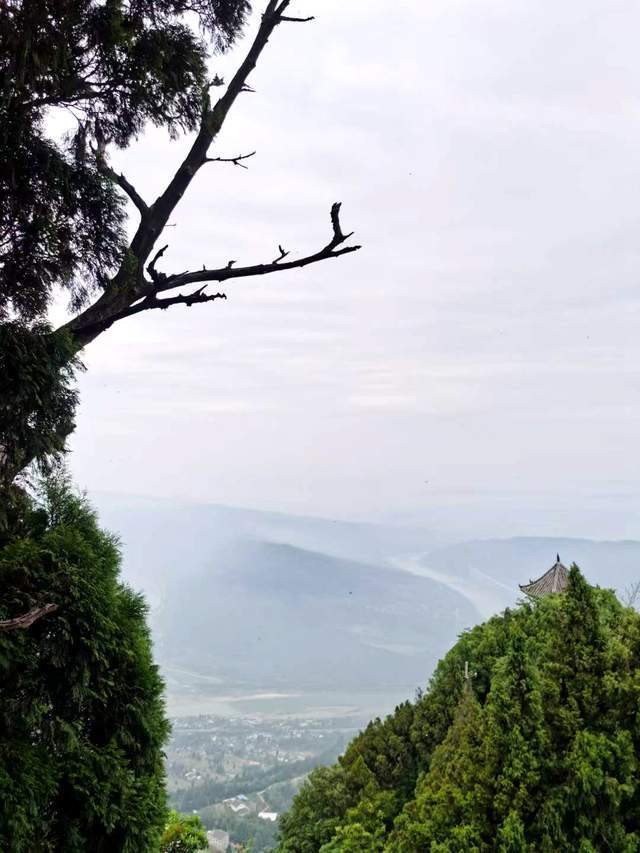 广元有个牛头山,海拔1214米,你去过吗?