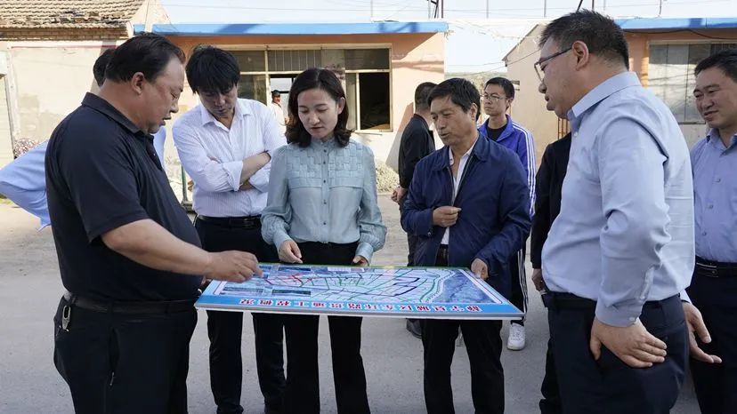 5月24日,静宁县委副书记,县政府县长王蕾带领县政府办,县发改局,财政