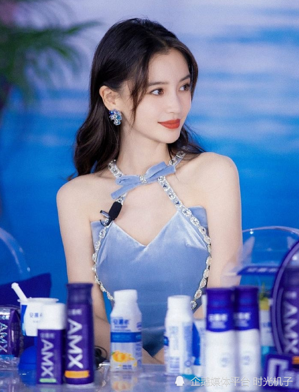 杨颖,孔雪儿和周也撞衫,你更喜欢谁?