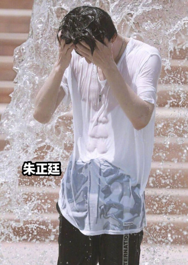 12位明星腹肌,你最喜欢谁的