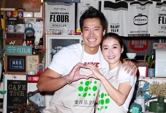 艺人黄瑜娴,爱情路上不缺男友,却因为是"石女"被甩多次