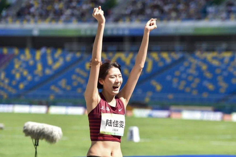 中国田径跳高队迎来长腿女神颜值与实力兼备未来可期