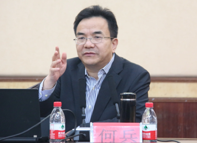 张庭为夺回被冻结的20多亿请知名法学教授何兵出山起诉市监局