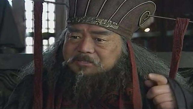 董卓是有多讨人厌,群众欢声歌舞的庆祝他的死,还拿他的脂肪当灯点