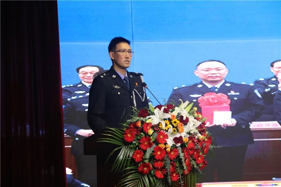 陈斌认为一个是为国,一个是为家,都是作为一名移民管理警察应尽的义务