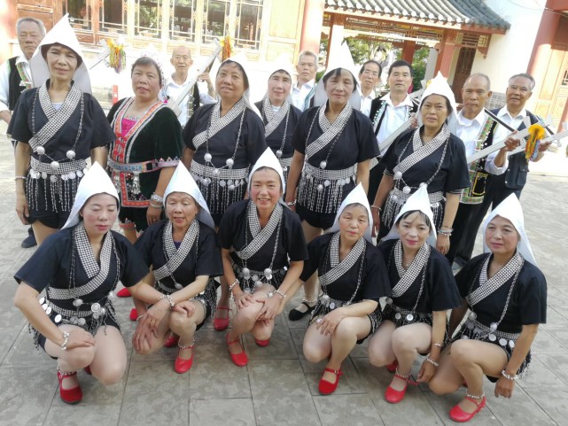 在云南200多万哈尼族中,奕车人的总人口不到2万人,他们分布在红河县大