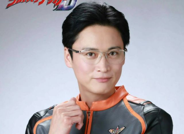 剧中地球防卫队的科学家,那是赛罗奥特曼第一个人间体的扮演者啊,而副