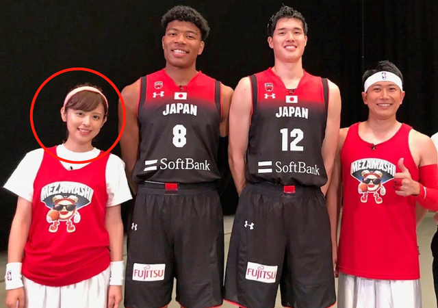 日本美女主播嫁给渡边雄太身高悬殊40cmnba太太团一股清流