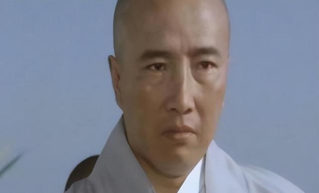 80岁于海在家练武:马步稳健,脸色红润,曾指导过吴京和李连杰