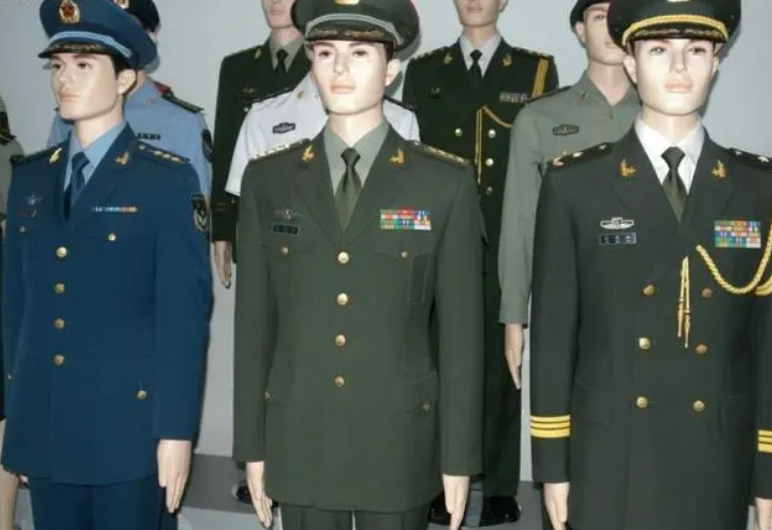 解放军换发21式军服2021年为何没有更新常服和礼服
