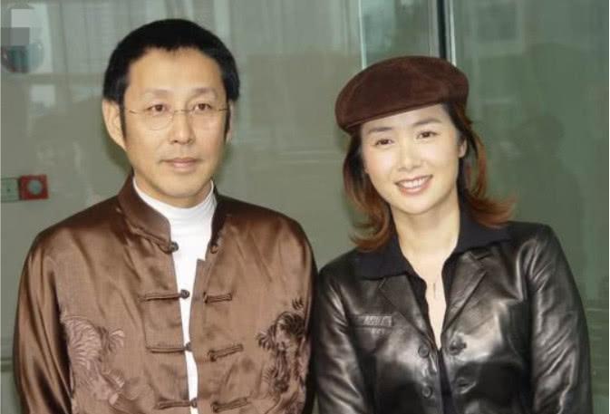 论年纪,陈道明比张艺谋还要小3岁,可是张艺谋却大胆