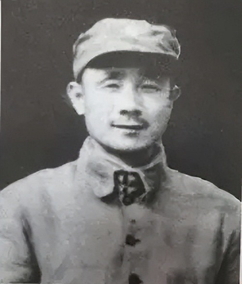 陈宗尧1944年,陈宗尧奉命率部南下在华南开辟抗日根据地,1945年6月