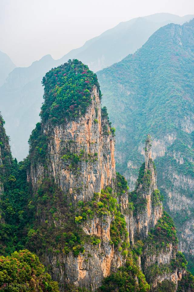 神女峰:诗人与山水相得益彰