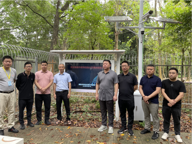 下午,考察团前往广东闯越企业集团有限公司交流,集团董事长王成亮对