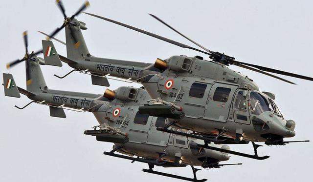 "楼陀罗"武装直升机这不,以2021年为例,印度空军就发生了12起坠机事故