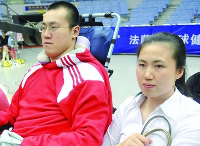 "女排"周苏红,照顾瘫痪丈夫5年后,为何突然改嫁大9岁富商?