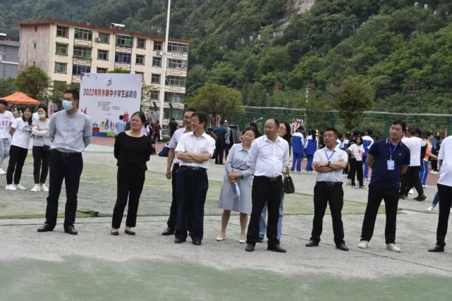 阳光少年开幕式结束后,来自城区一小,城区一中,城区二小,柞水县实验