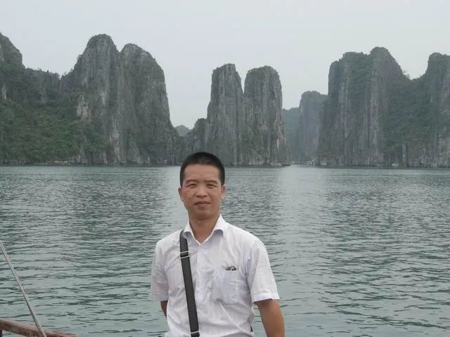 会常务副会长覃象君副总编辑:象州县委政法委副书记吴家盛副总编辑