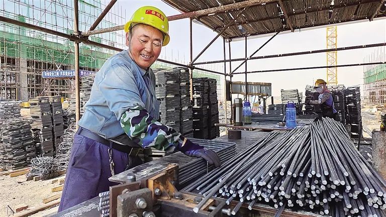 搶抓黃金季!阿拉善高新區(qū)項(xiàng)目建設(shè)跑出“加速度”(圖5)