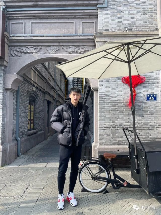 甚至有很多网友觉得,马泽来与许魏洲有一点神似!